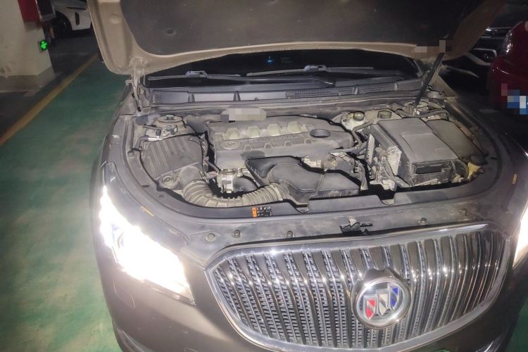 Used Buick LaCrosse 2013 2.4L SIDI Luxury Comfort Edition Engine Bay Right