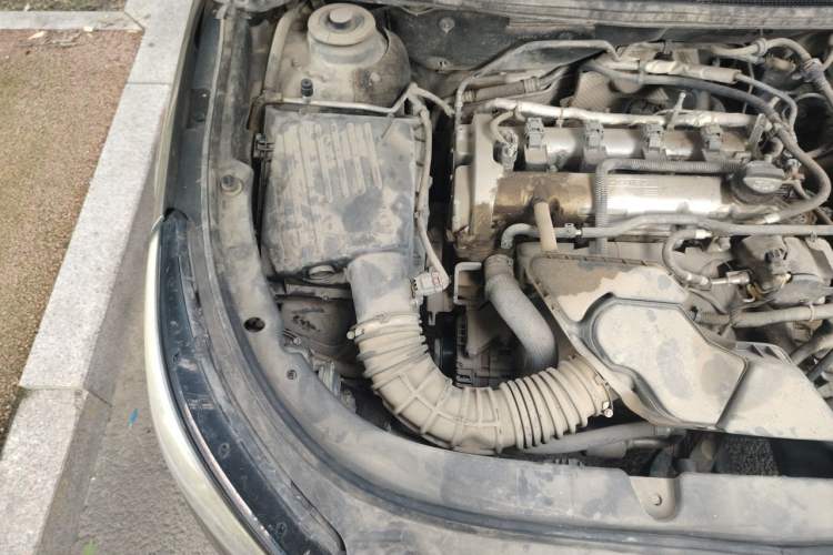 Used Buick LaCrosse 2013 2.4L SIDI Elite Comfort Version Engine Bay Right