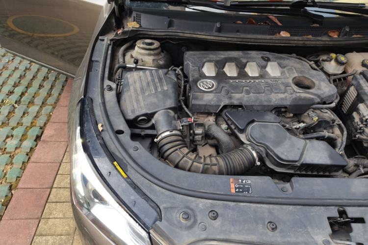 Used Buick LaCrosse 2013 2.4L SIDI Elite Comfort Version Engine Bay Right