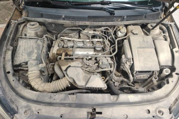 Used Buick LaCrosse 2013 2.4L SIDI Elite Comfort Version Engine Bay