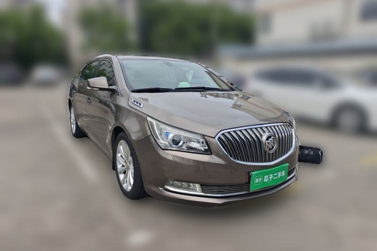Used Buick LaCrosse 2013 2.4L SIDI Luxury Comfort Edition Front Right 45 Deg