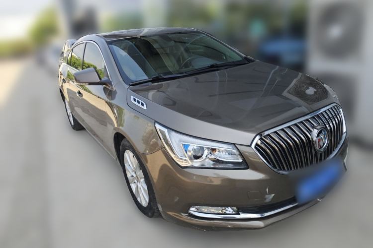 Used Buick LaCrosse 2013 2.4L SIDI Leading Comfort Version Front Right 45 Deg
