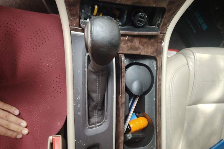 Used Buick LaCrosse 2013 2.4L SIDI Elite Comfort Version Gear Lever