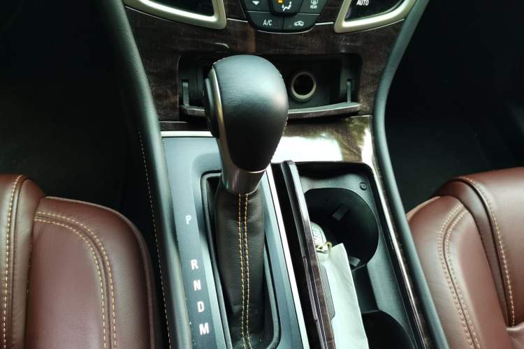 Used Buick LaCrosse 2013 2.4L SIDI Elite Comfort Version Gear Lever