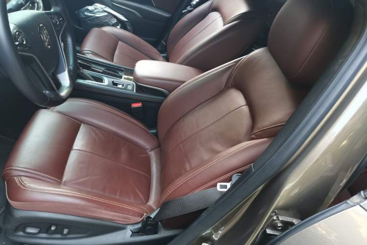 Used Buick LaCrosse 2013 2.4L SIDI Elite Comfort Version Left Front Seat