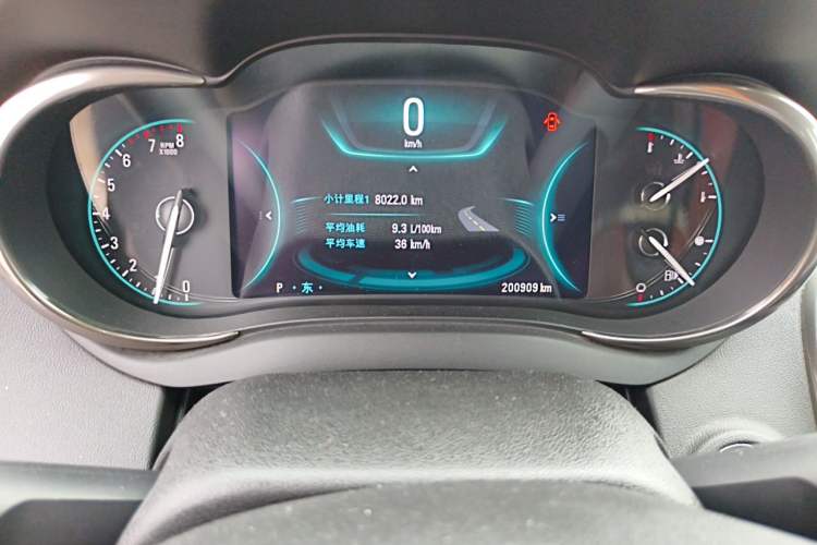 Used Buick LaCrosse 2013 2.4L SIDI Luxury Comfort Edition Odometer Close Up