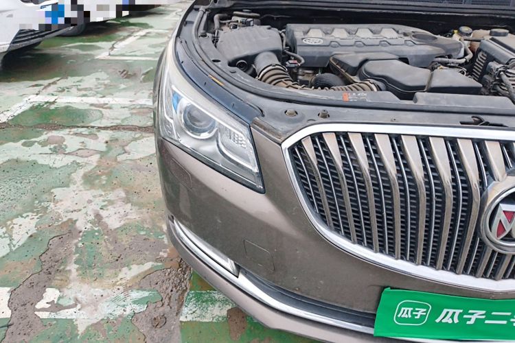 Used Buick LaCrosse 2013 2.4L SIDI Luxury Comfort Edition Right Front Headlight