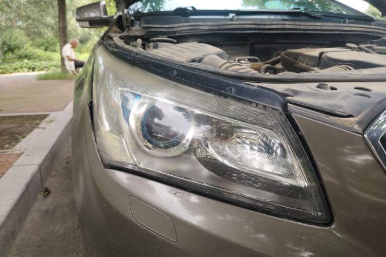 Used Buick LaCrosse 2013 2.4L SIDI Elite Comfort Version Right Front Headlight