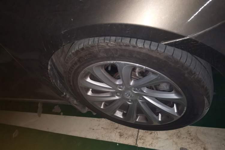 Used Buick LaCrosse 2013 2.0T SIDI Smart Luxury Flagship Edition Right Front Wheel Hub