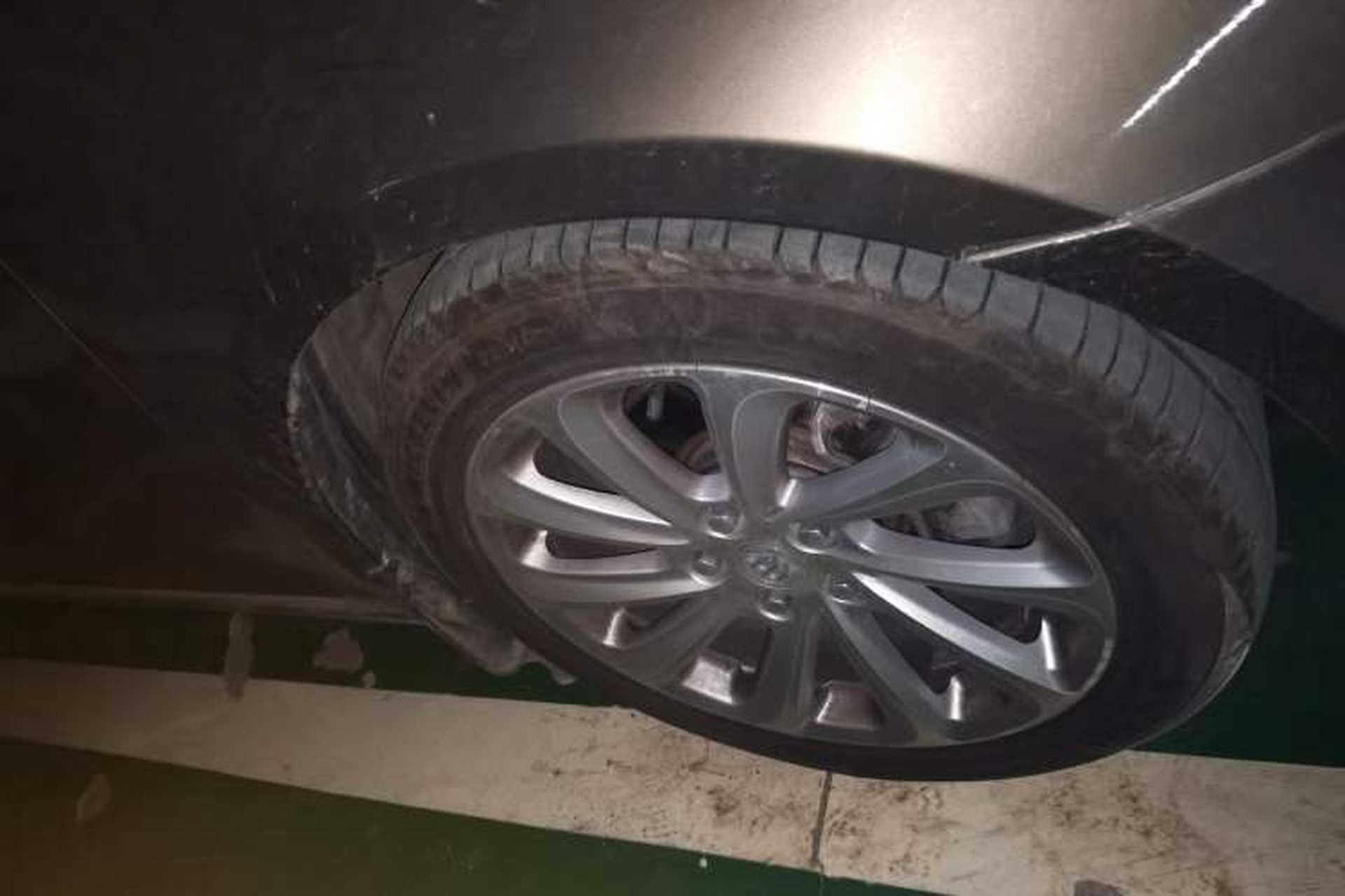 Used Buick LaCrosse 2013 2.0T SIDI Smart Luxury Flagship Edition Right Front Wheel Hub