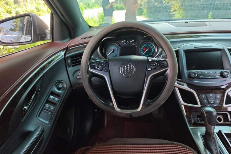 Used Buick LaCrosse 2013 2.4L SIDI Elite Comfort Version Steering Wheel