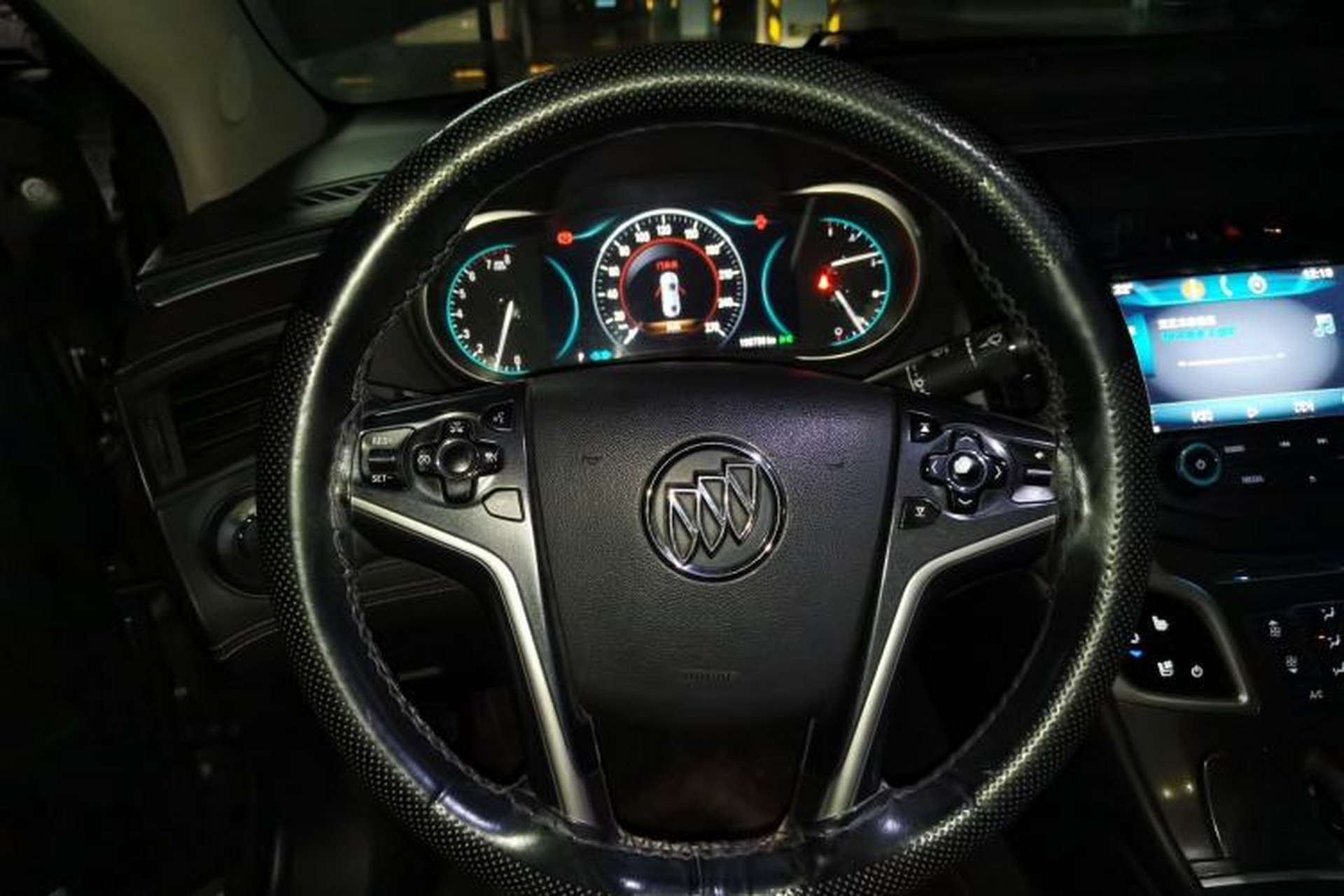 Used Buick LaCrosse 2013 2.0T SIDI Smart Luxury Flagship Edition Steering Wheel