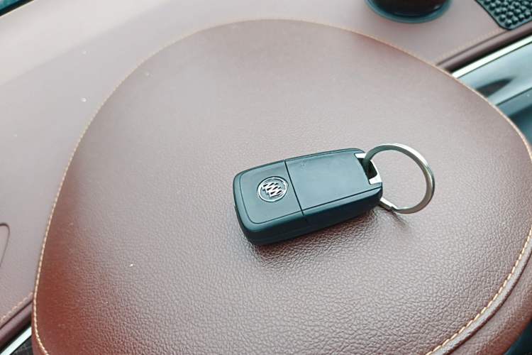 Used Buick LaCrosse 2013 2.4L SIDI Luxury Comfort Edition Vehicle Key