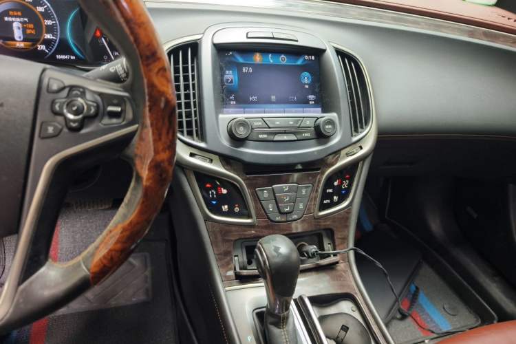 Used Buick LaCrosse 2013 2.4L SIDI Luxury Comfort Edition Audio And AC Panel