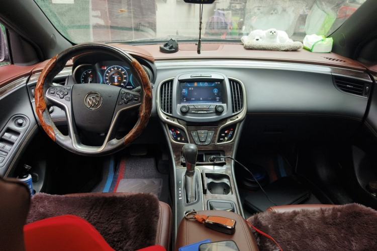 Used Buick LaCrosse 2013 2.4L SIDI Luxury Comfort Edition Center Console