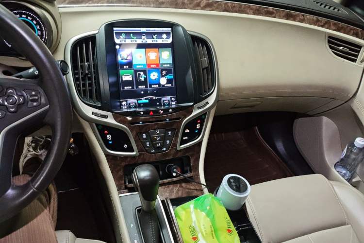 Used Buick LaCrosse 2013 2.4L SIDI Leading Comfort Version Audio And AC Panel