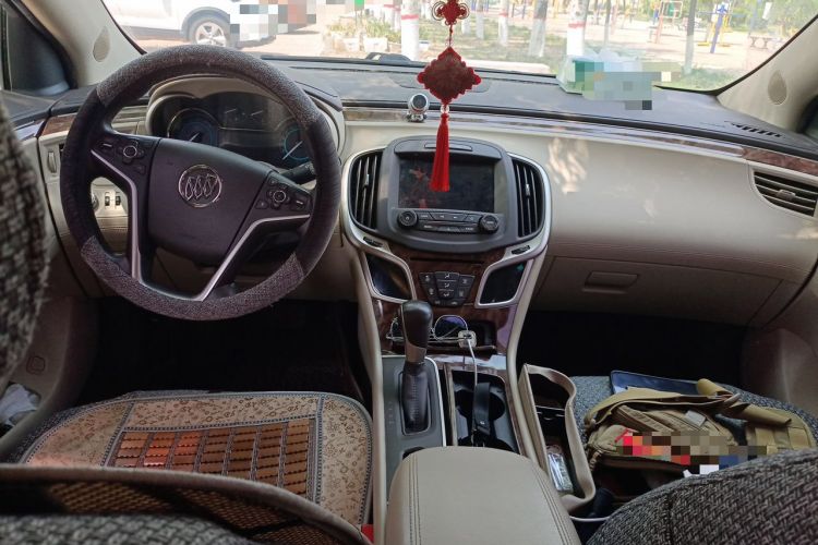Used Buick LaCrosse 2013 2.4L SIDI Leading Comfort Version Center Console