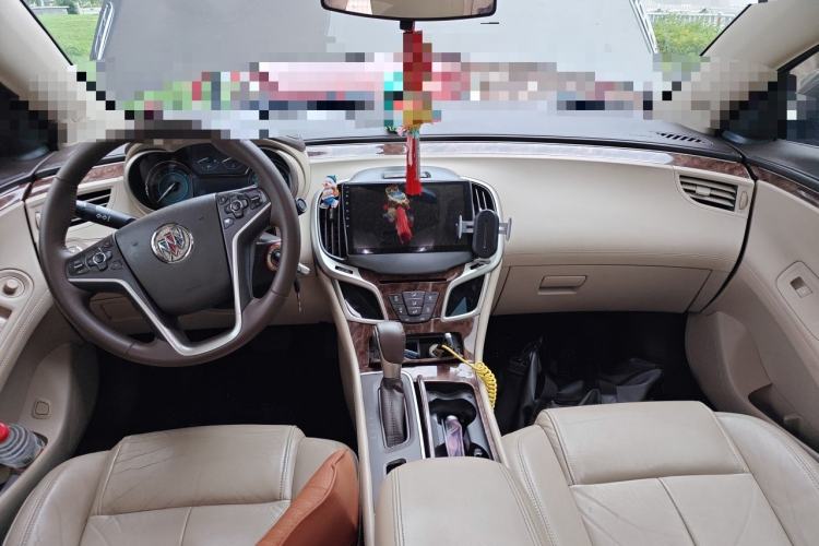 Used Buick LaCrosse 2013 2.4L SIDI Leading Comfort Version Center Console
