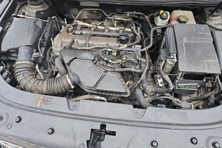 Used Buick LaCrosse 2013 2.4L SIDI Elite Comfort Version Engine Bay