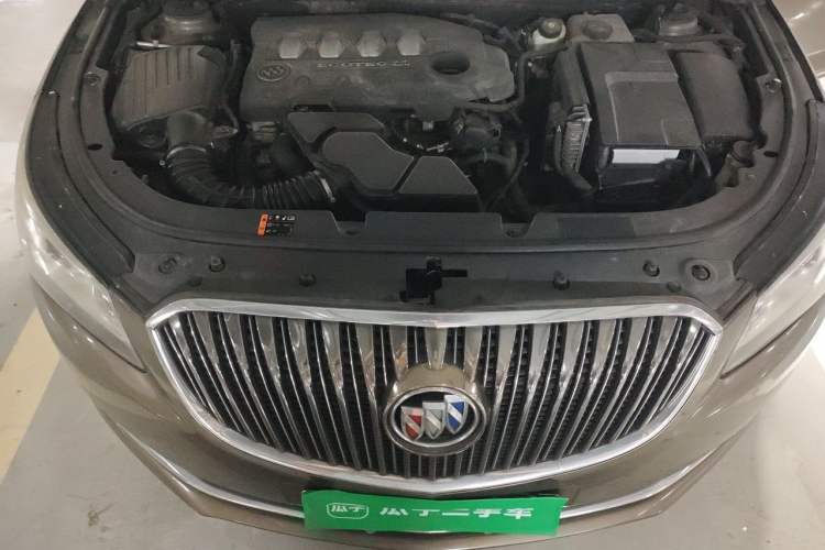 Used Buick LaCrosse 2013 2.4L SIDI Leading Comfort Version Engine Bay