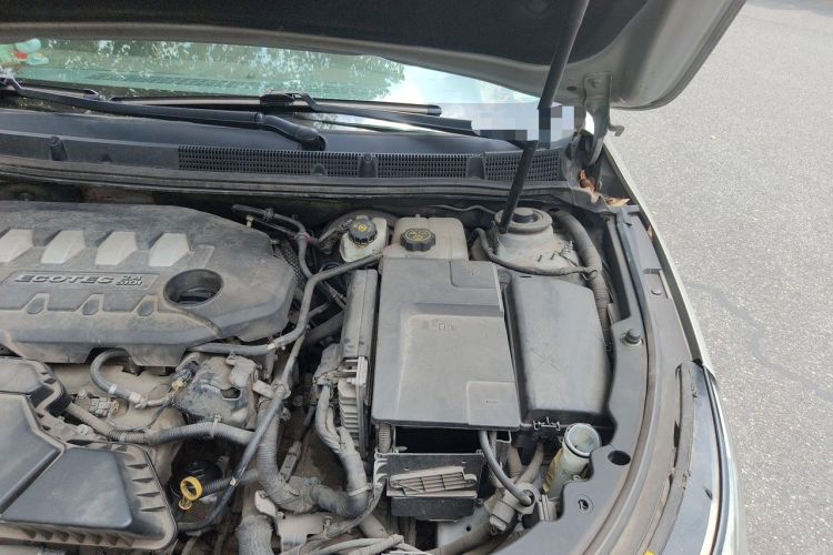 Used Buick LaCrosse 2013 2.4L SIDI Elite Comfort Version Engine Bay Left