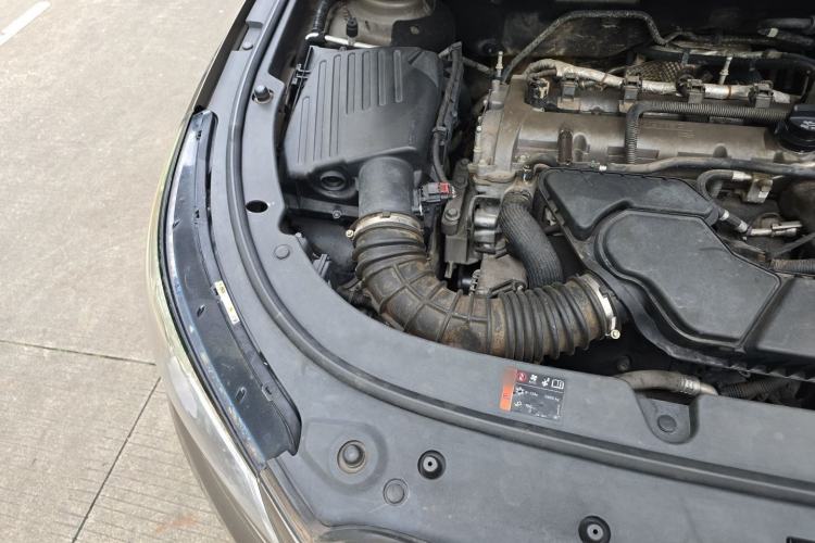 Used Buick LaCrosse 2013 2.4L SIDI Elite Comfort Version Engine Bay Right