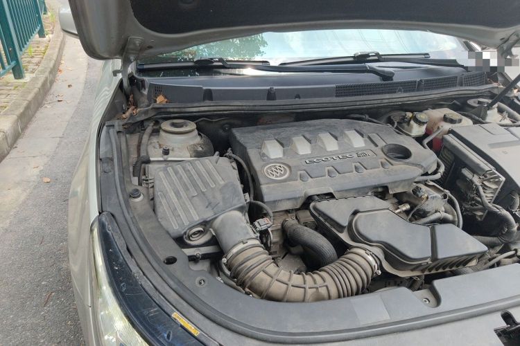Used Buick LaCrosse 2013 2.4L SIDI Elite Comfort Version Engine Bay Right