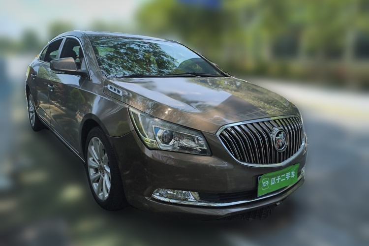 Used Buick LaCrosse 2013 2.4L SIDI Luxury Comfort Edition Front Right 45 Deg