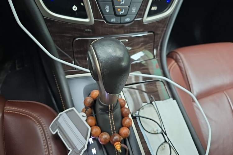 Used Buick LaCrosse 2013 2.4L SIDI Elite Comfort Version Gear Lever