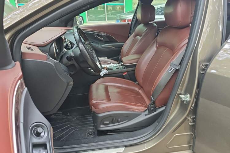 Used Buick LaCrosse 2013 2.4L SIDI Elite Comfort Version Left Front Seat