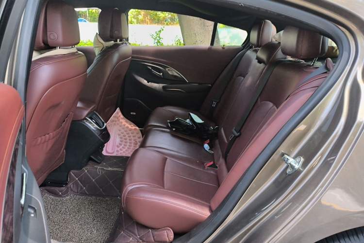 Used Buick LaCrosse 2013 2.4L SIDI Luxury Comfort Edition Left Rear Seat