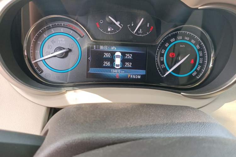 Used Buick LaCrosse 2013 2.4L SIDI Leading Comfort Version Odometer Close Up