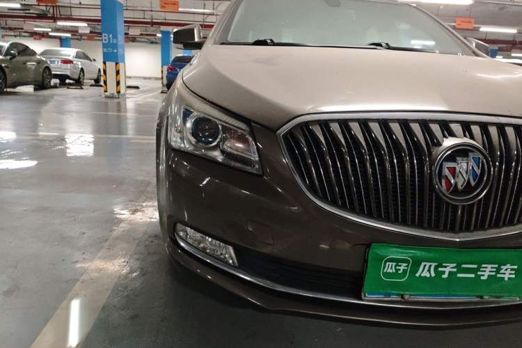 Used Buick LaCrosse 2013 2.4L SIDI Leading Comfort Version Right Front Headlight