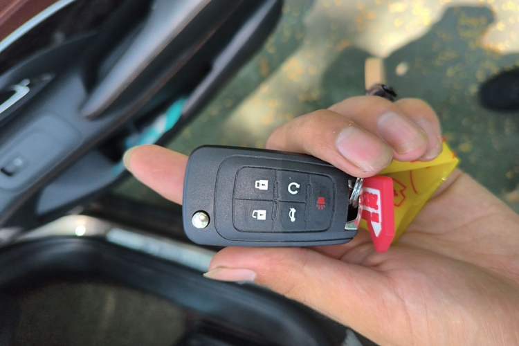 Used Buick LaCrosse 2013 2.4L SIDI Luxury Comfort Edition Vehicle Key