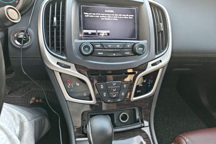 Used Buick LaCrosse 2013 2.0T SIDI Elite Tech Version Audio And AC Panel
