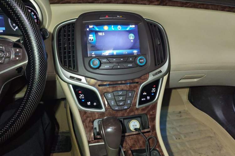 Used Buick LaCrosse 2013 2.4L SIDI Elite Comfort Version Audio And AC Panel