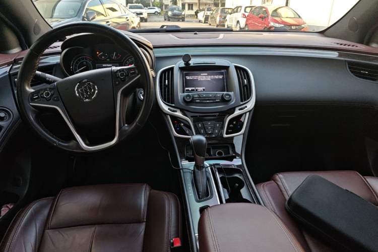 Used Buick LaCrosse 2013 2.0T SIDI Elite Tech Version Center Console