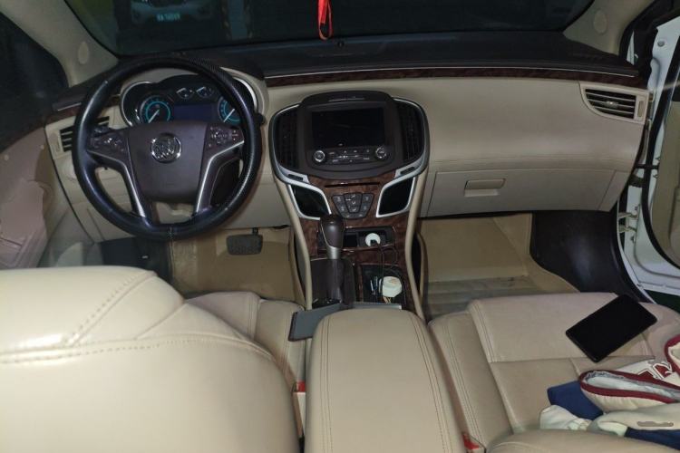 Used Buick LaCrosse 2013 2.4L SIDI Elite Comfort Version Center Console