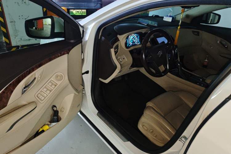 Used Buick LaCrosse 2013 2.4L SIDI Luxury Comfort Edition Driver Seat