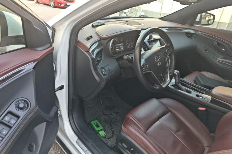 Used Buick LaCrosse 2013 2.0T SIDI Elite Tech Version Driver Seat