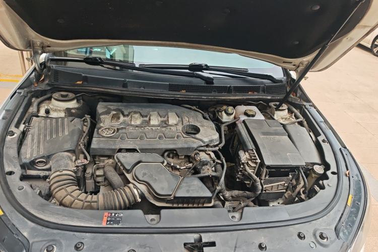 Used Buick LaCrosse 2013 2.4L SIDI Elite Comfort Version Engine Bay