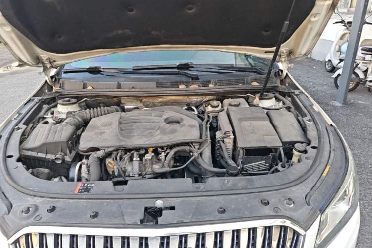 Used Buick LaCrosse 2013 2.0T SIDI Elite Tech Version Engine Bay