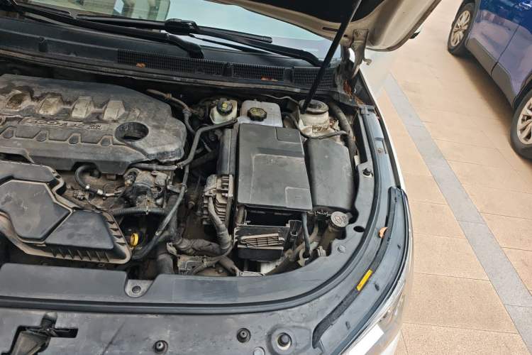 Used Buick LaCrosse 2013 2.4L SIDI Elite Comfort Version Engine Bay Left