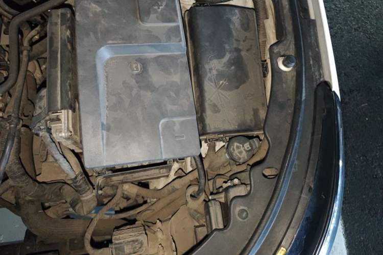 Used Buick LaCrosse 2013 2.4L SIDI Luxury Comfort Edition Engine Bay Left