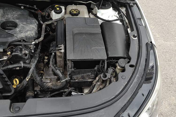 Used Buick LaCrosse 2013 2.4L SIDI Leading Comfort Version Engine Bay Left
