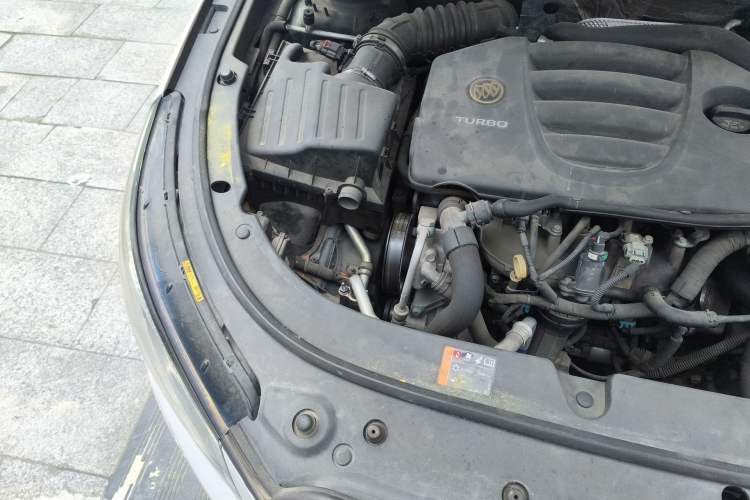Used Buick LaCrosse 2013 2.0T SIDI Elite Tech Version Engine Bay Right