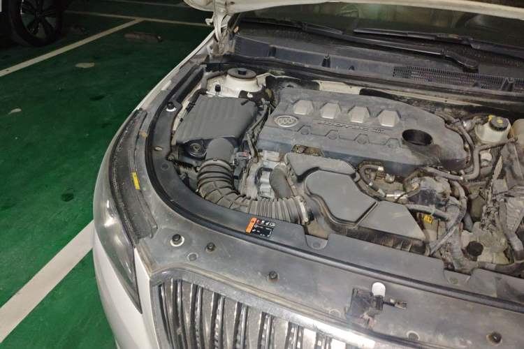 Used Buick LaCrosse 2013 2.4L SIDI Elite Comfort Version Engine Bay Right