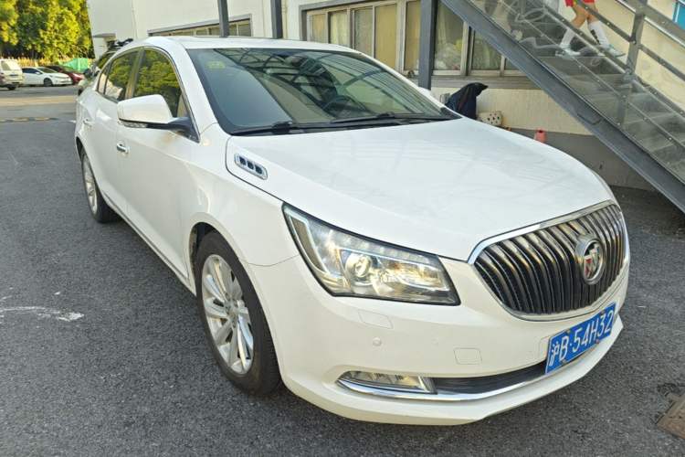 Used Buick LaCrosse 2013 2.0T SIDI Elite Tech Version Front Right 45 Deg