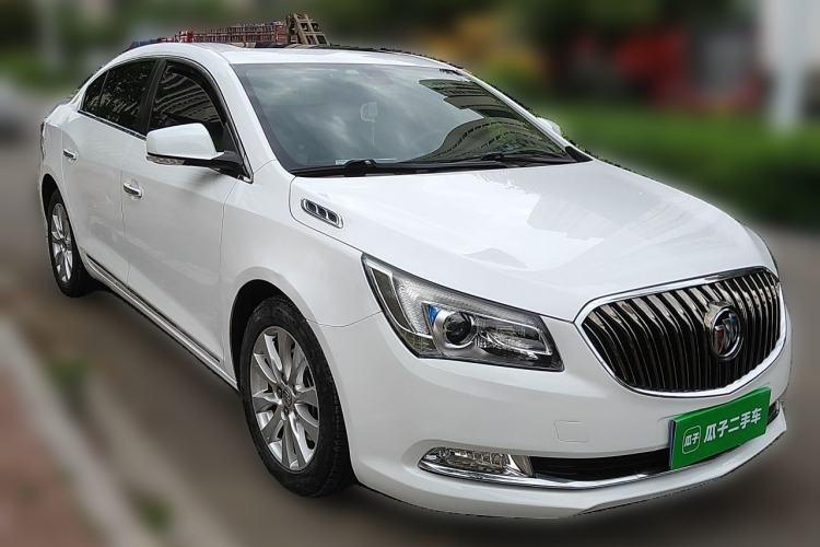 Used Buick LaCrosse 2013 2.4L SIDI Leading Comfort Version Front Right 45 Deg