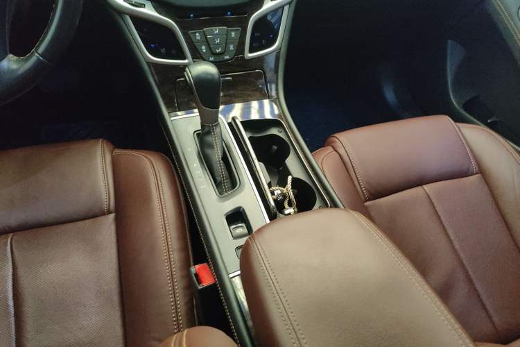 Used Buick LaCrosse 2013 2.4L SIDI Elite Comfort Version Gear Lever